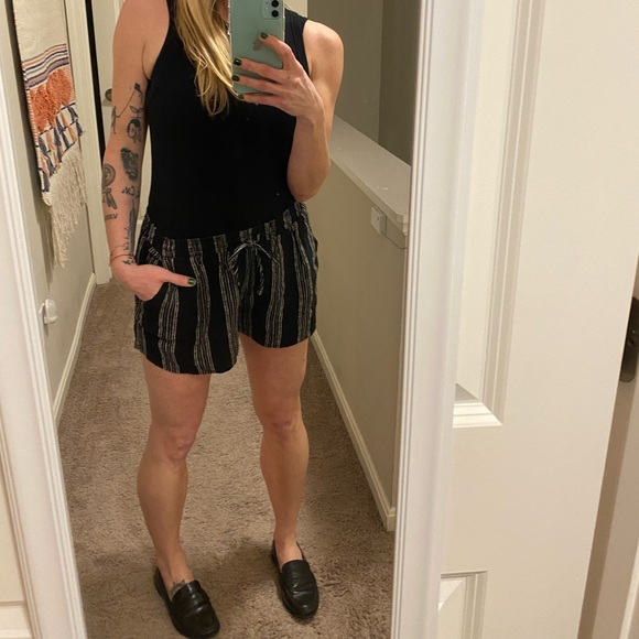 Universal Thread, Drawstring, Black & White shorts - Picture 1 of 9